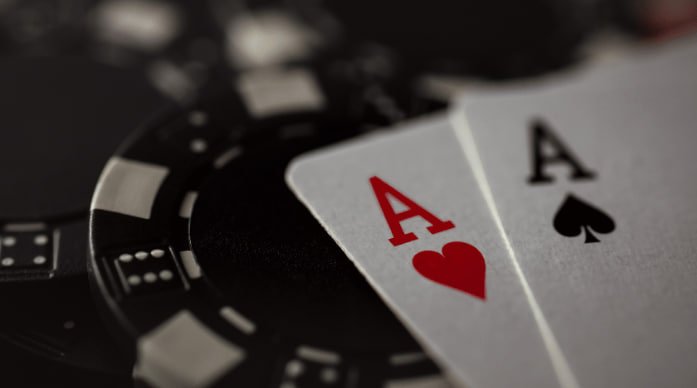 Trò chơi casino trực tiếp với dealer chuyên nghiệp